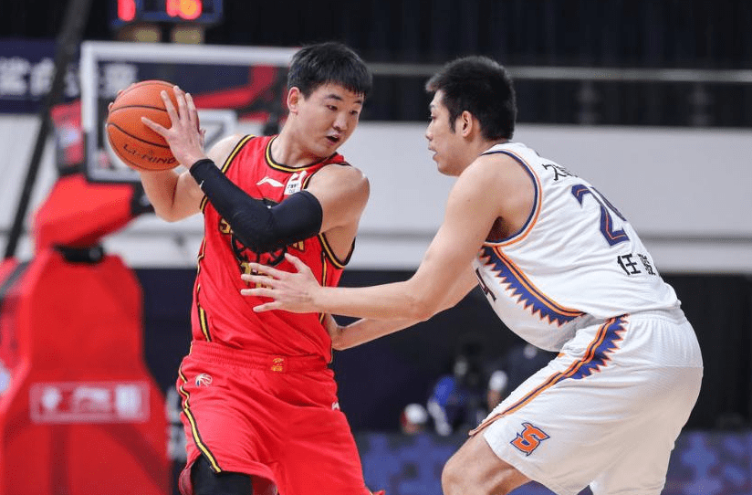 莱比锡发布备战花絮，关键时刻手感冰凉，荷甲任务艰巨，轮换策略成焦点的简单介绍-米兰体育入口